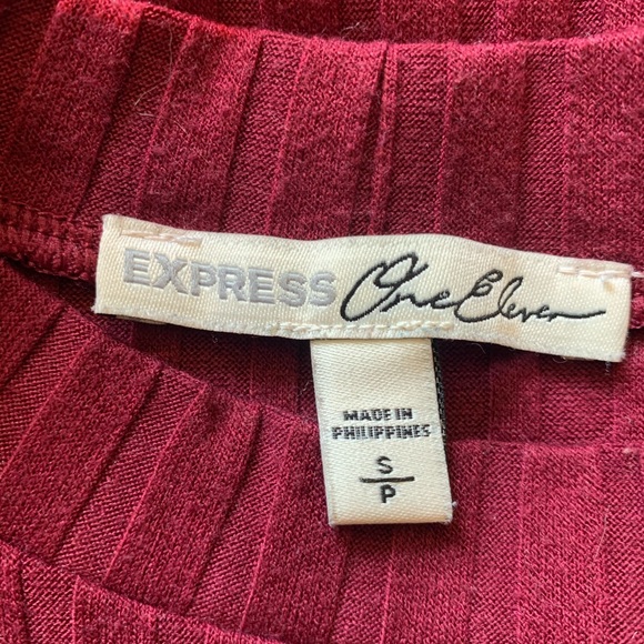 Maroon crop top - Picture 3 of 5